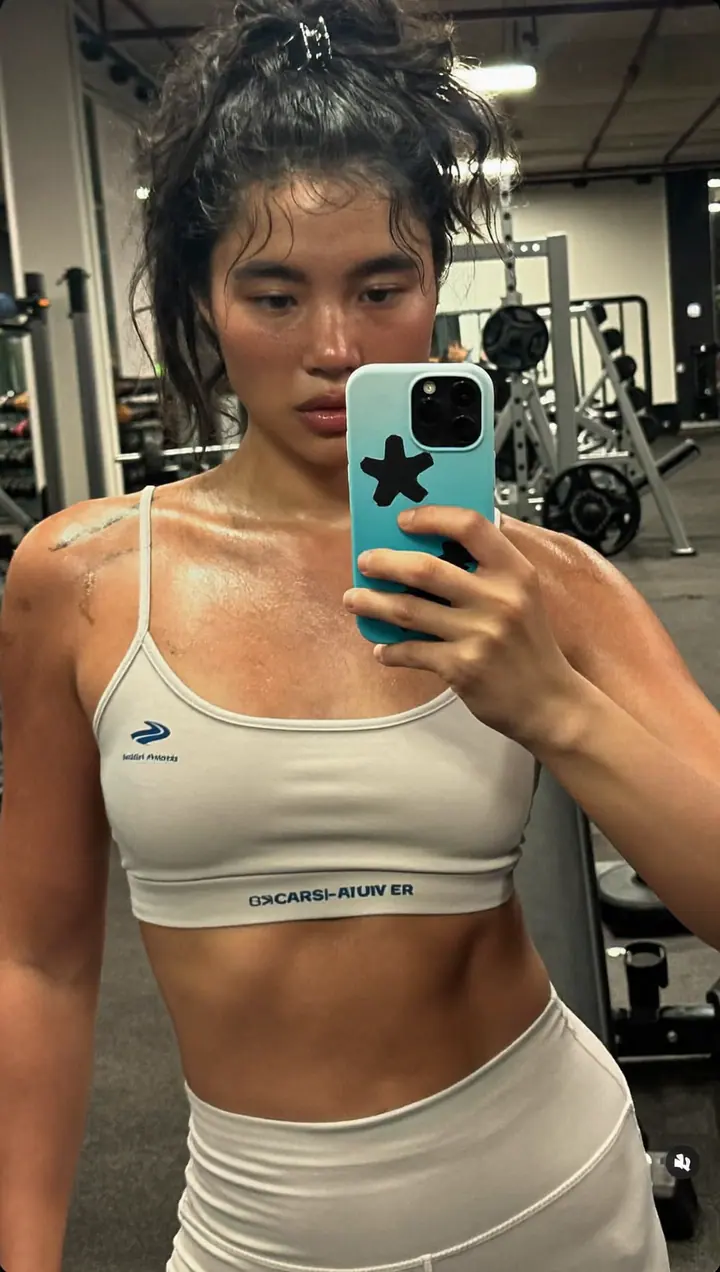 AI-generated gym mirror between sets preset example